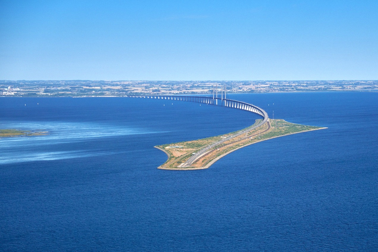 De Öresundbrug met het kunstmatige eiland Peberholm, jouw oversteek van Denemarken naar Malmö.